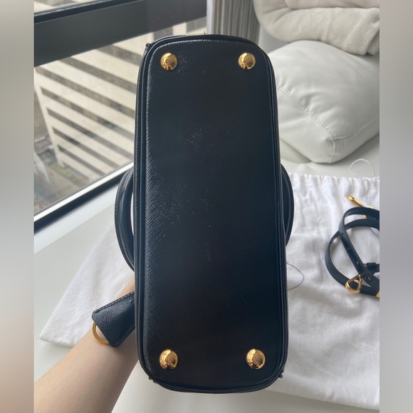 Prada saffiano galleria mini/small in black - Picture 5 of 9